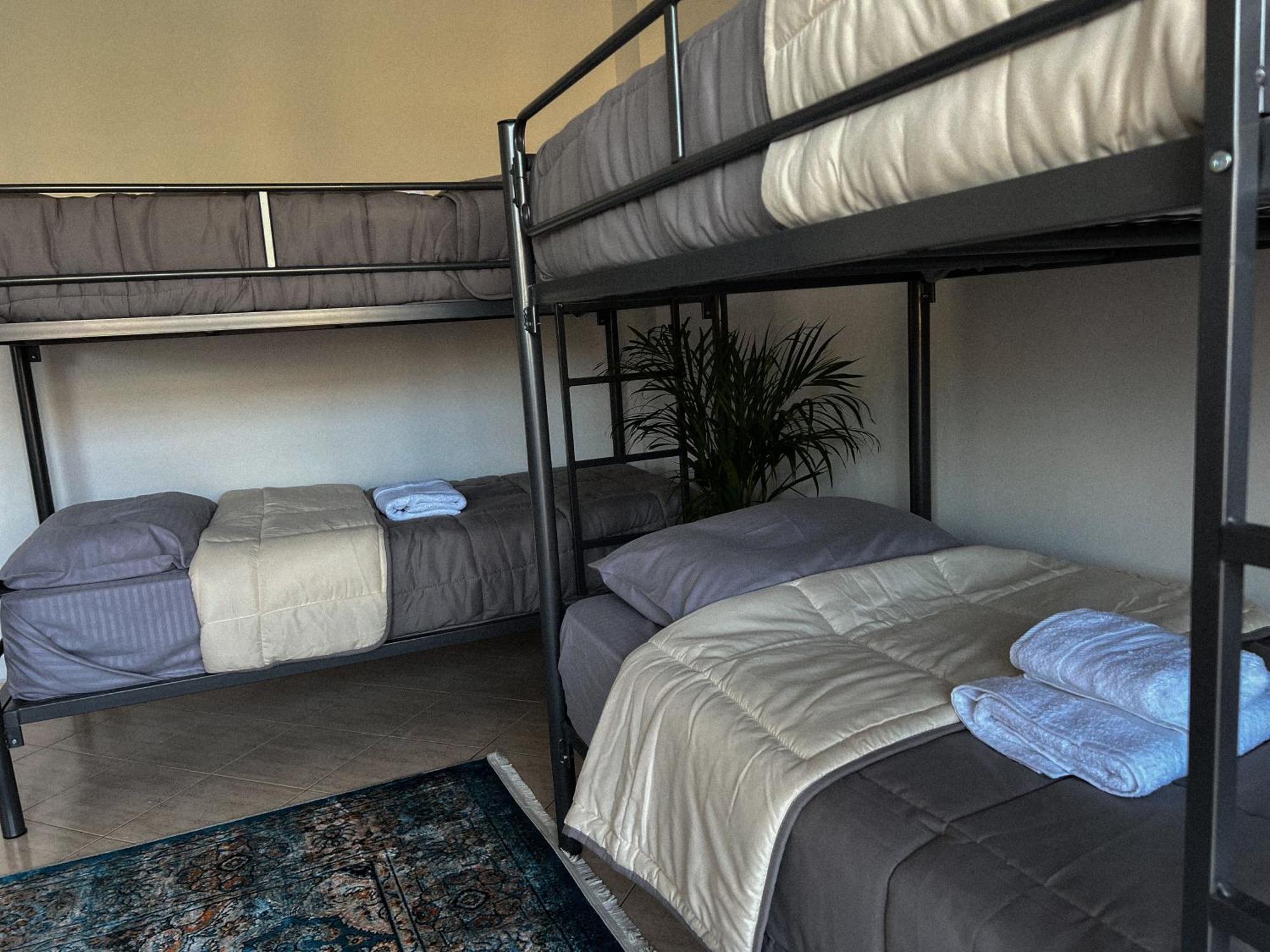 Hostel By Fenix Tiranë Luaran gambar